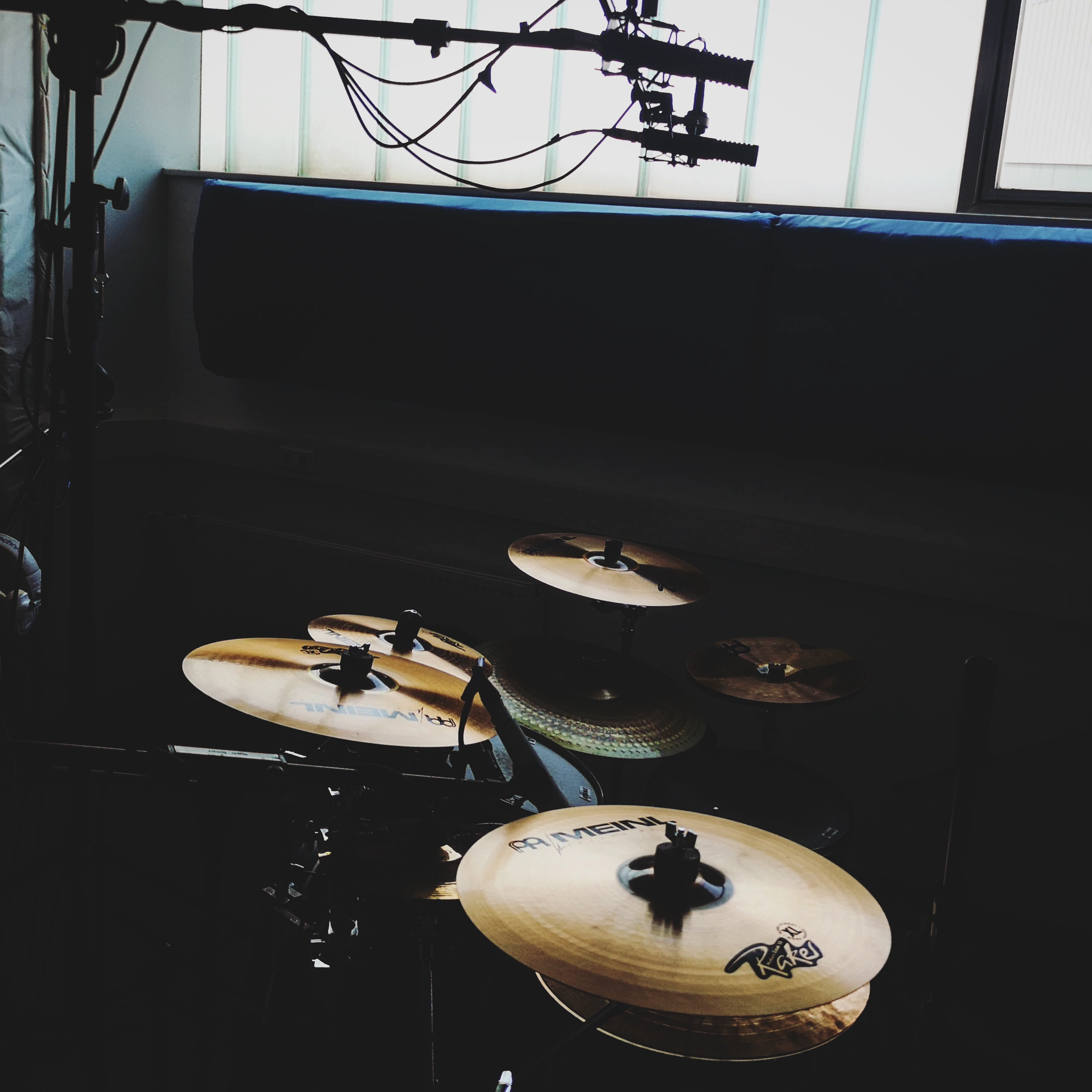 Drum-Recordings using 2x Royer R101 & 2x Schoeps CMC-64 as Overheads
